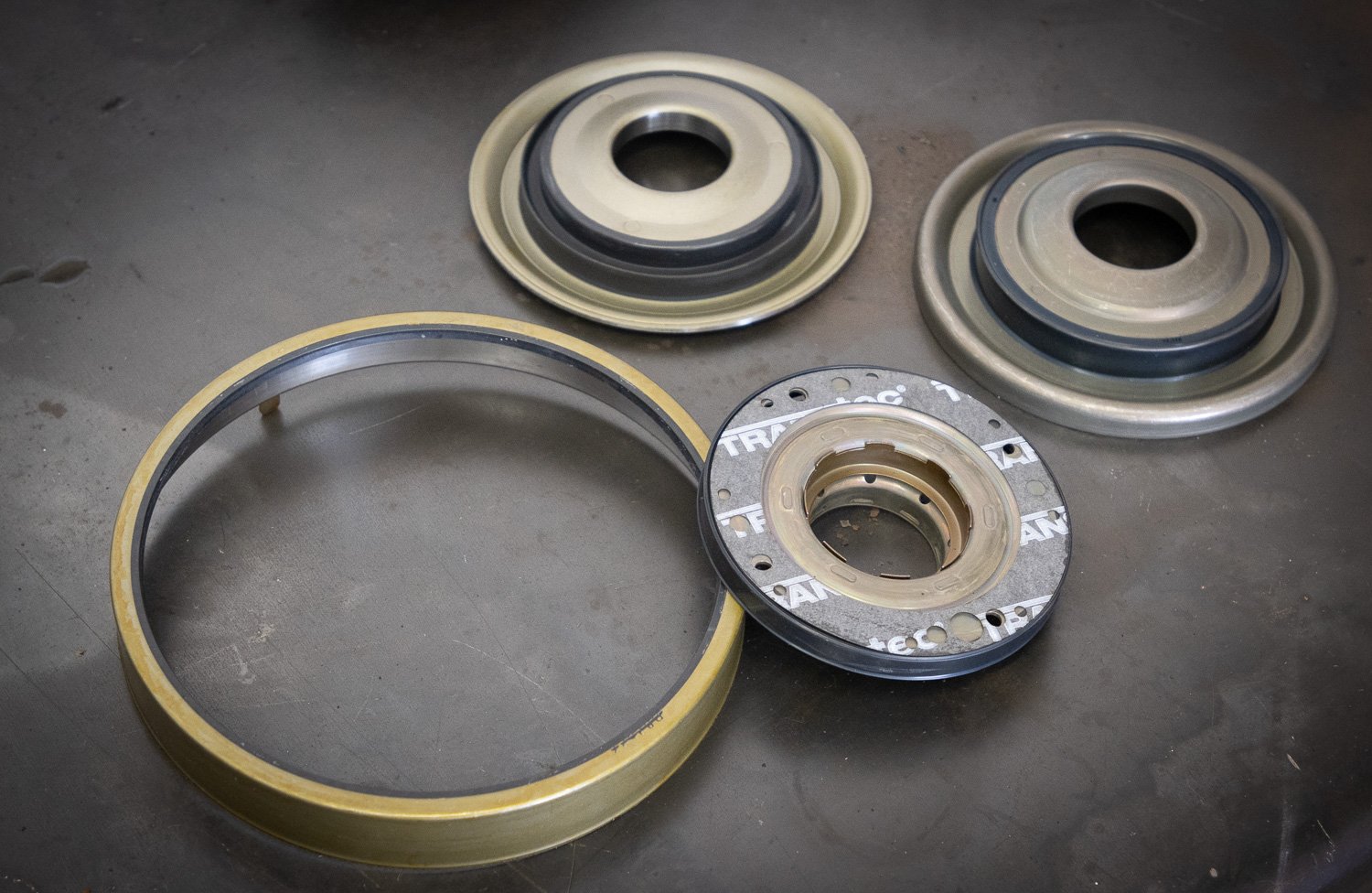 Bonded_Pistons-01-1